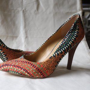 Unique Nine West fabric pumps